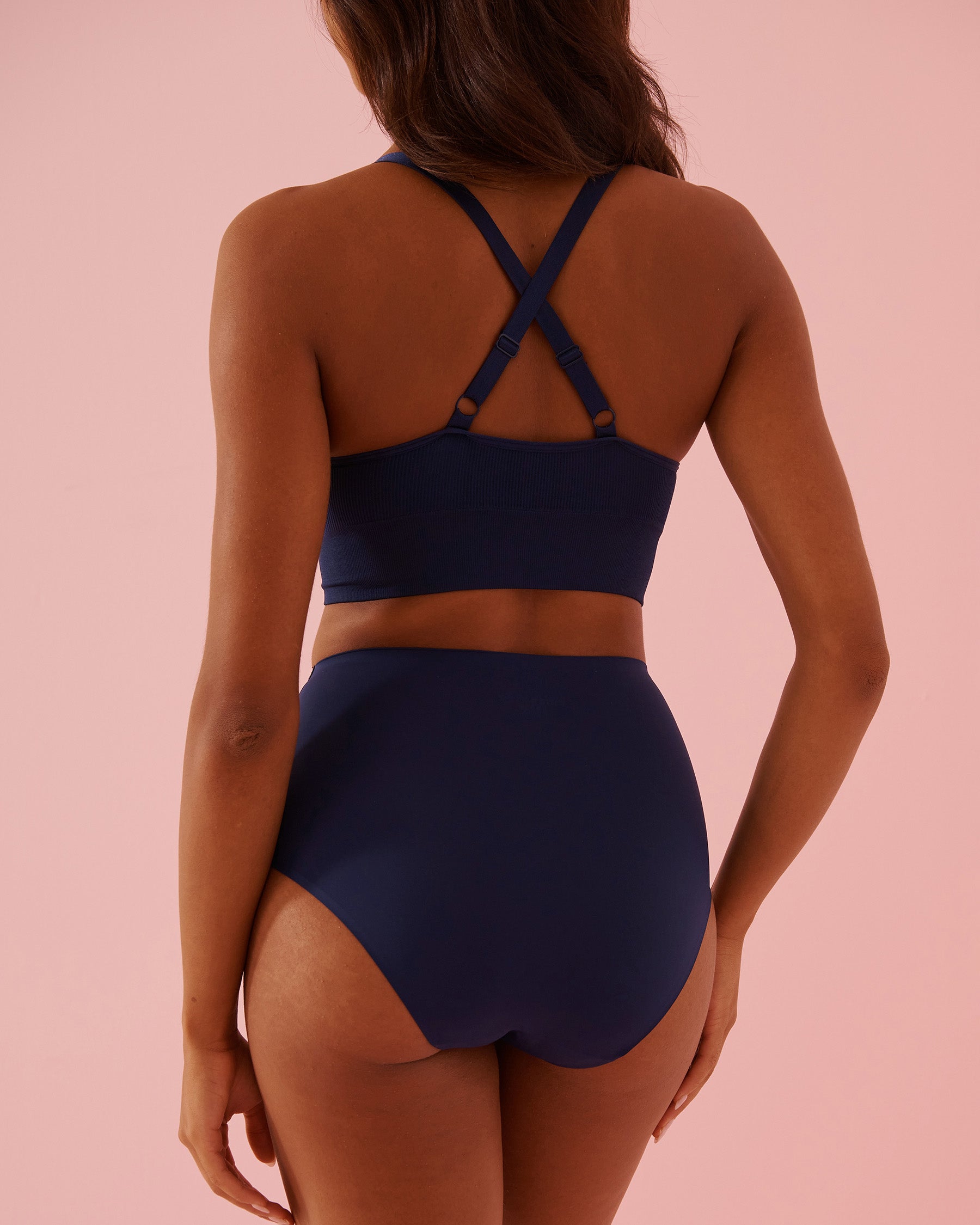 Back of the dark blue high waist period panty – NEWEX